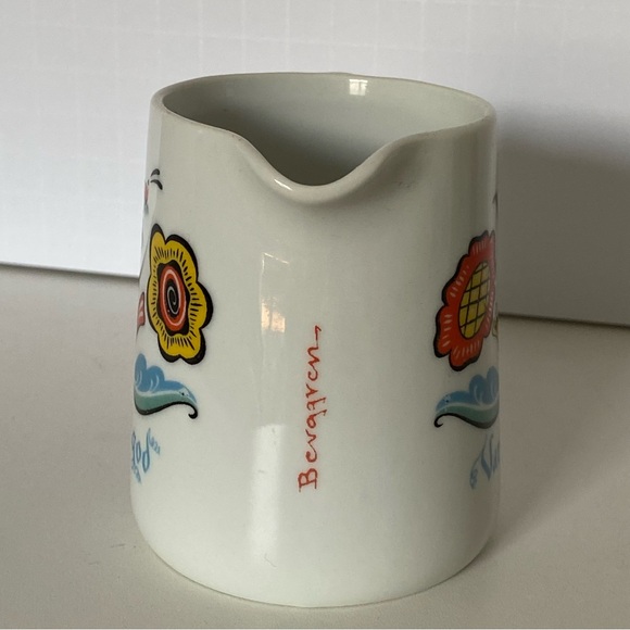 Swedish Berggren Porcelain Creamer “Var sa god” Folk Art-Vintage Floral Sweden - Picture 5 of 15